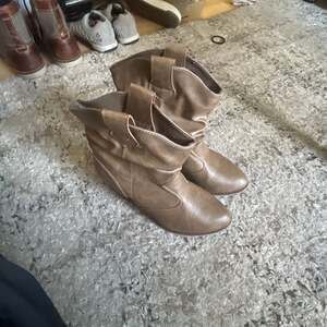 Charles Albert Women's Modern Western Slouch Cowboy Boots Mocha Brown Size 8